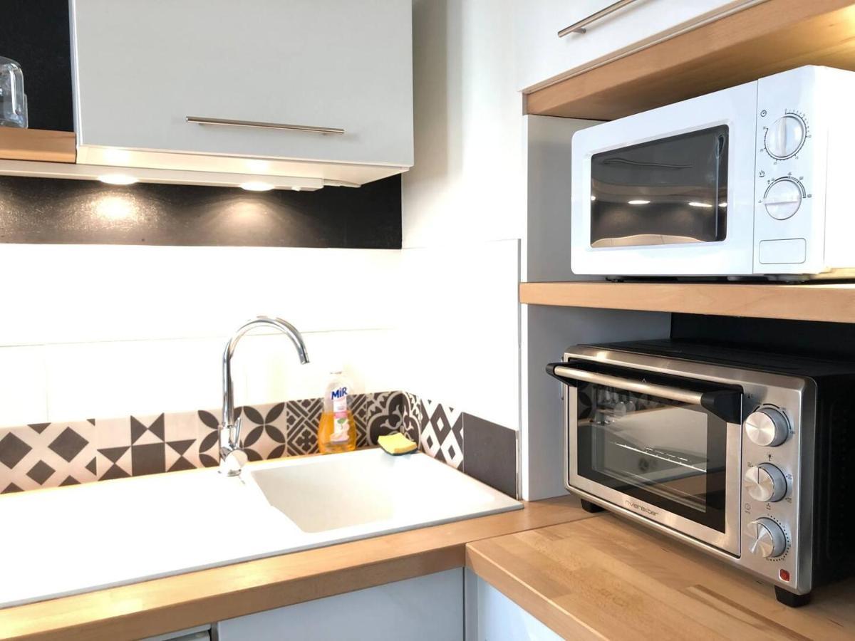 Le Noir Bois Et Blanc - Studio - Wifi - Centre Ville - Entree Autonome Quimper Ngoại thất bức ảnh