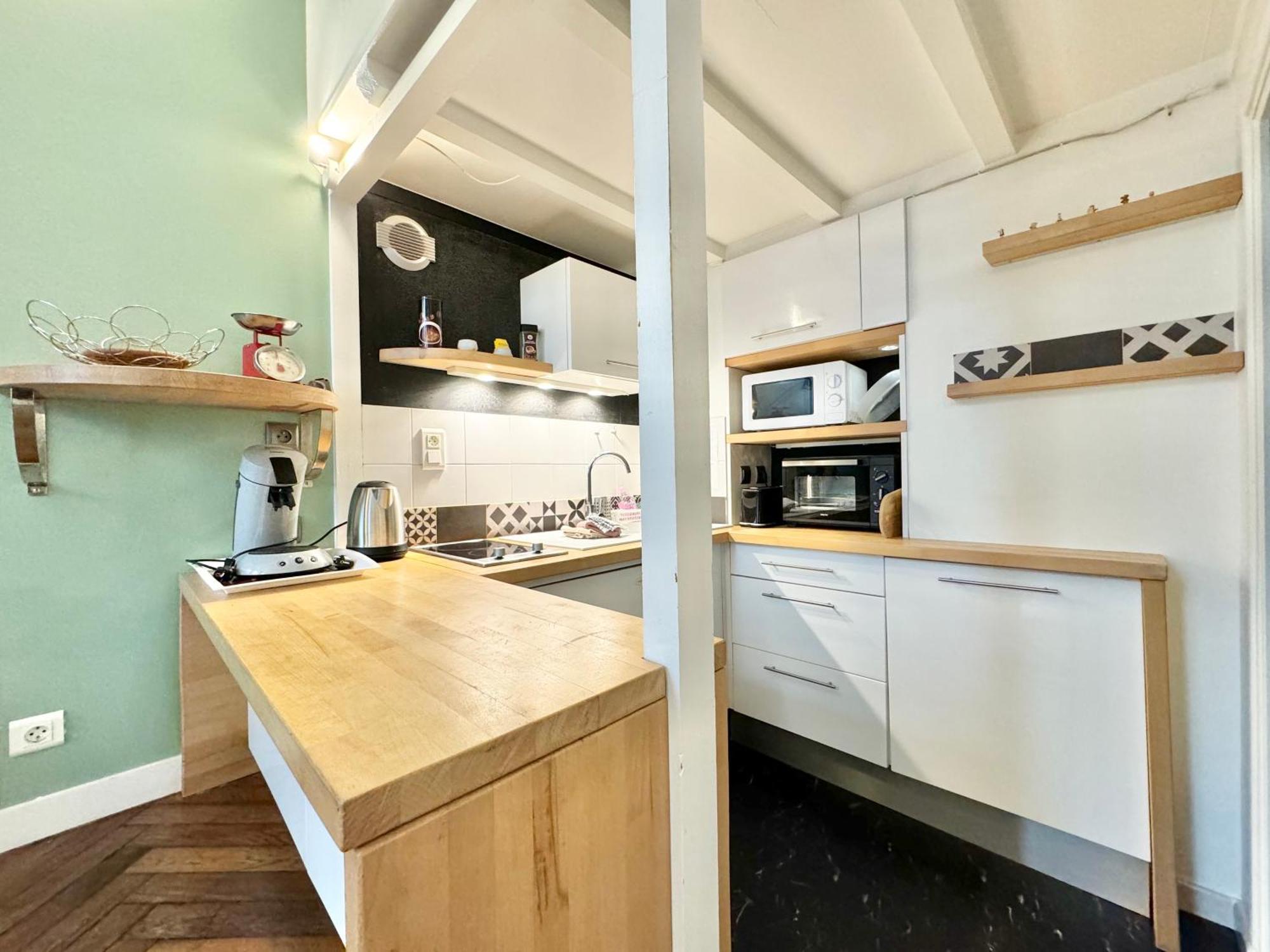 Le Noir Bois Et Blanc - Studio - Wifi - Centre Ville - Entree Autonome Quimper Ngoại thất bức ảnh