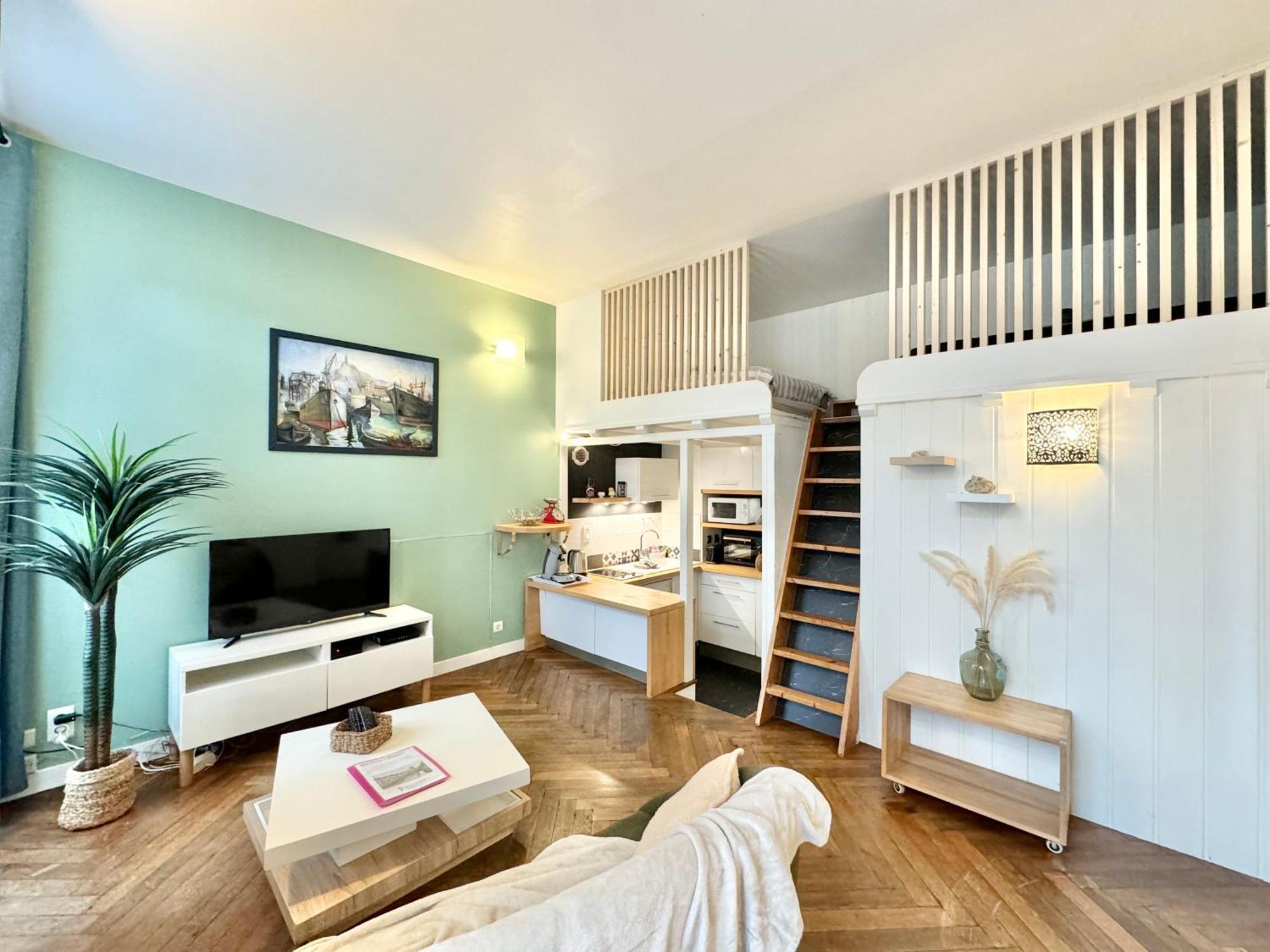 Le Noir Bois Et Blanc - Studio - Wifi - Centre Ville - Entree Autonome Quimper Ngoại thất bức ảnh